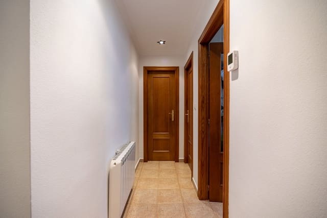 3 Zimmer Haus zu verkaufen in Pinoso mit Pool - 185.000 € (Ref: 9569501)