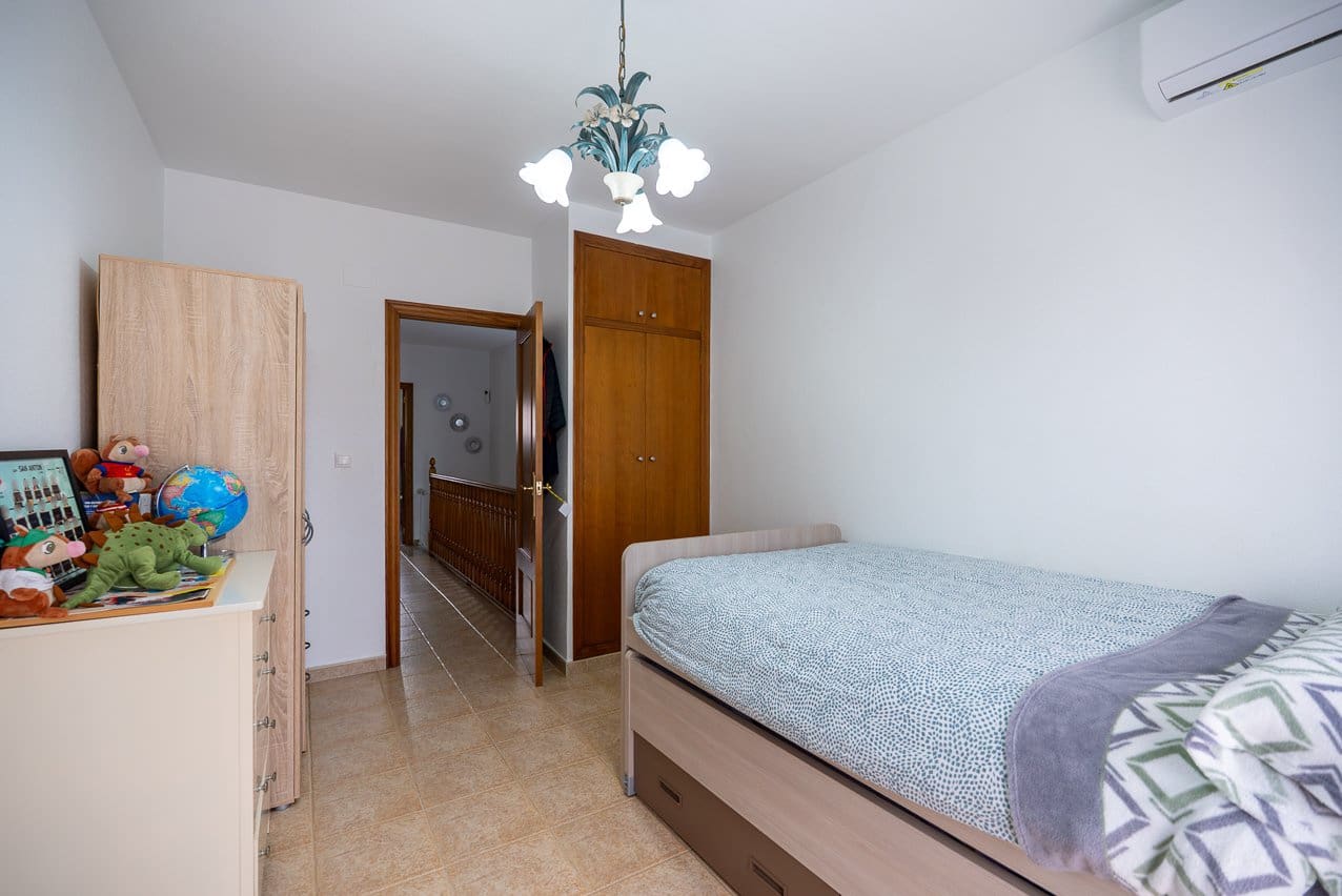 3 Zimmer Haus zu verkaufen in Pinoso mit Pool - 185.000 € (Ref: 9569501)