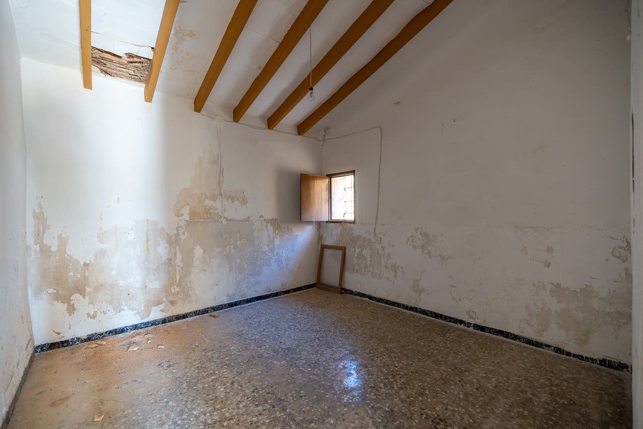 8 slaapkamer Finca/Landhuis te koop in L'Alguena / Alguenya met zwembad - € 99.950 (Ref: 9570230)