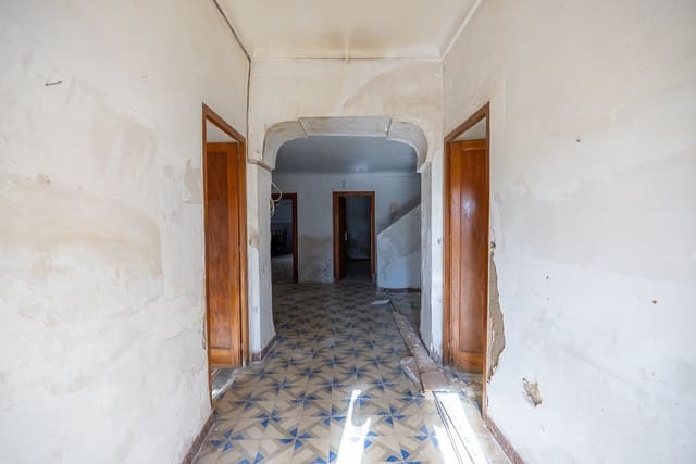 8 soveværelse Finca/Landehus til salg i L'Algueña / Alguenya med swimmingpool - € 99.950 (Ref: 9570230)