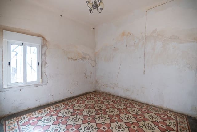 8 soveværelse Finca/Landehus til salg i L'Algueña / Alguenya med swimmingpool - € 99.950 (Ref: 9570230)