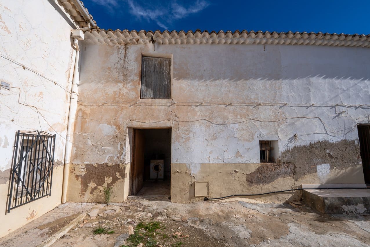 8 slaapkamer Finca/Landhuis te koop in L'Alguena / Alguenya met zwembad - € 99.950 (Ref: 9570230)