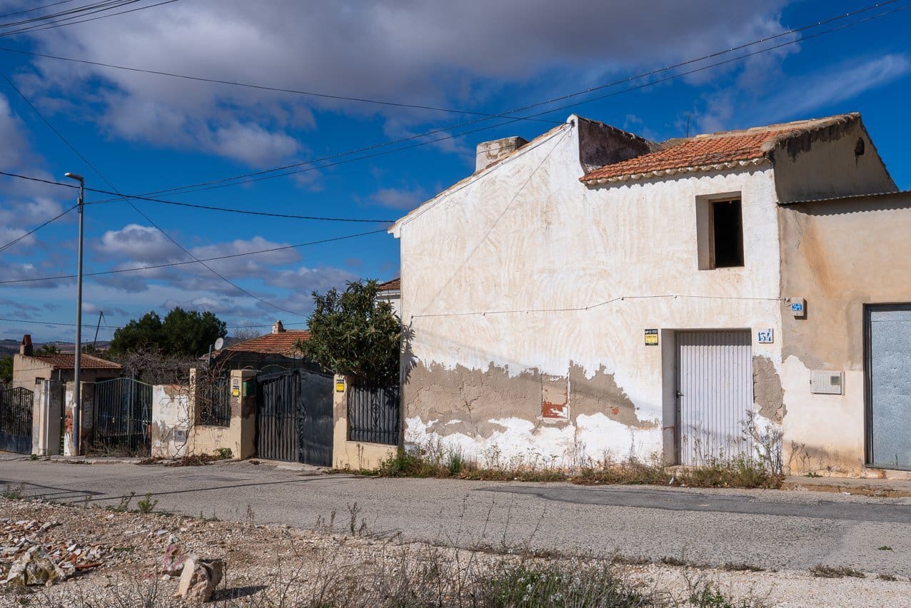8 slaapkamer Finca/Landhuis te koop in L'Alguena / Alguenya met zwembad - € 99.950 (Ref: 9570230)