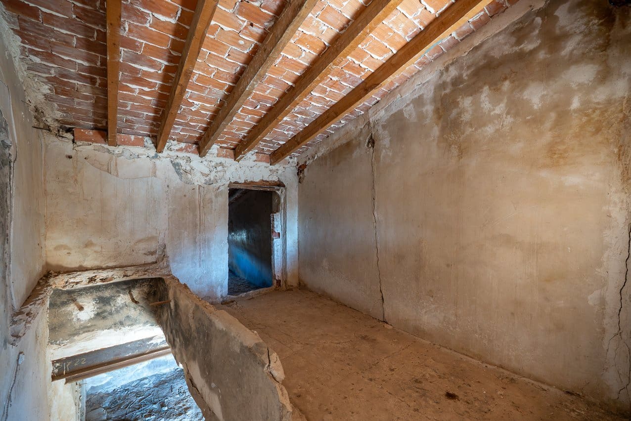8 slaapkamer Finca/Landhuis te koop in L'Alguena / Alguenya met zwembad - € 99.950 (Ref: 9570230)