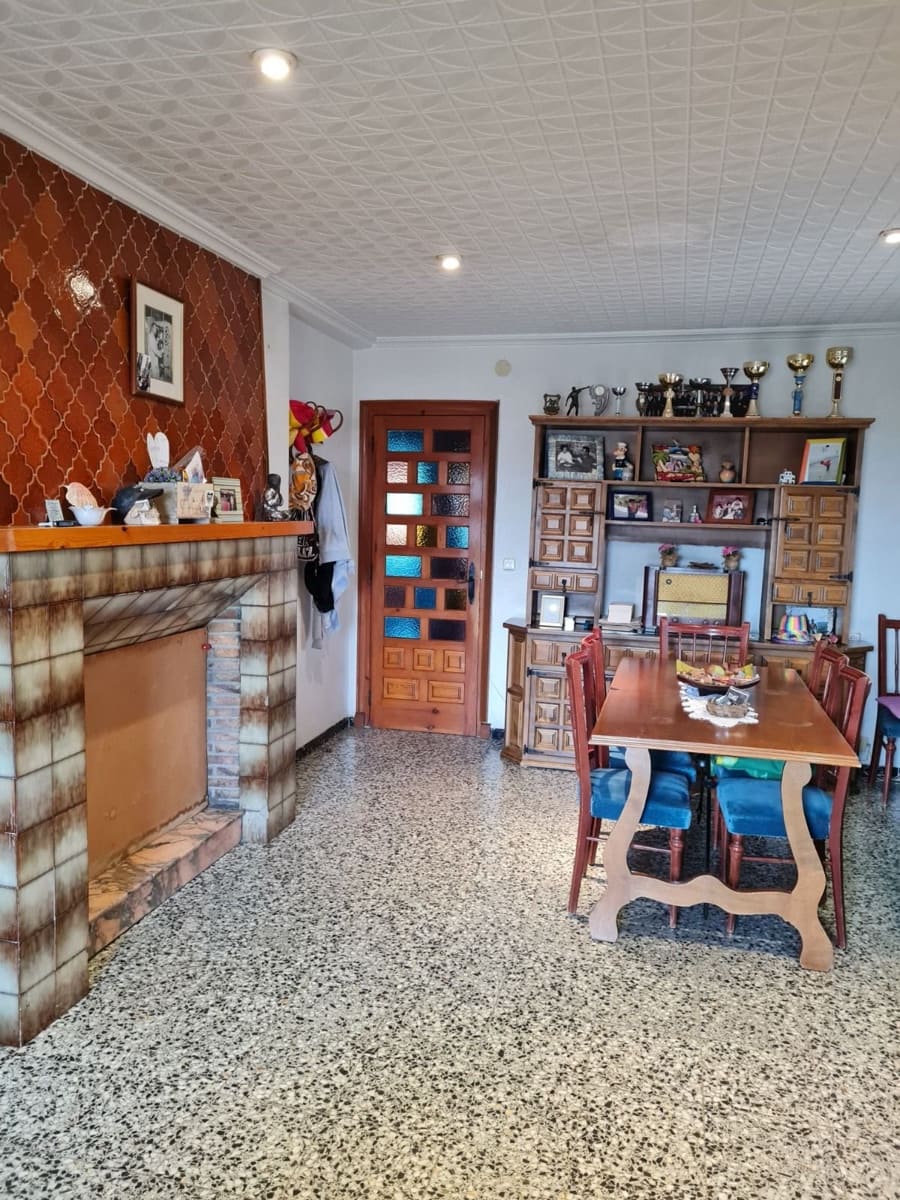 4 Zimmer Villa zu verkaufen in Petrel / Petrer mit Pool - 350.000 € (Ref: 9598472)