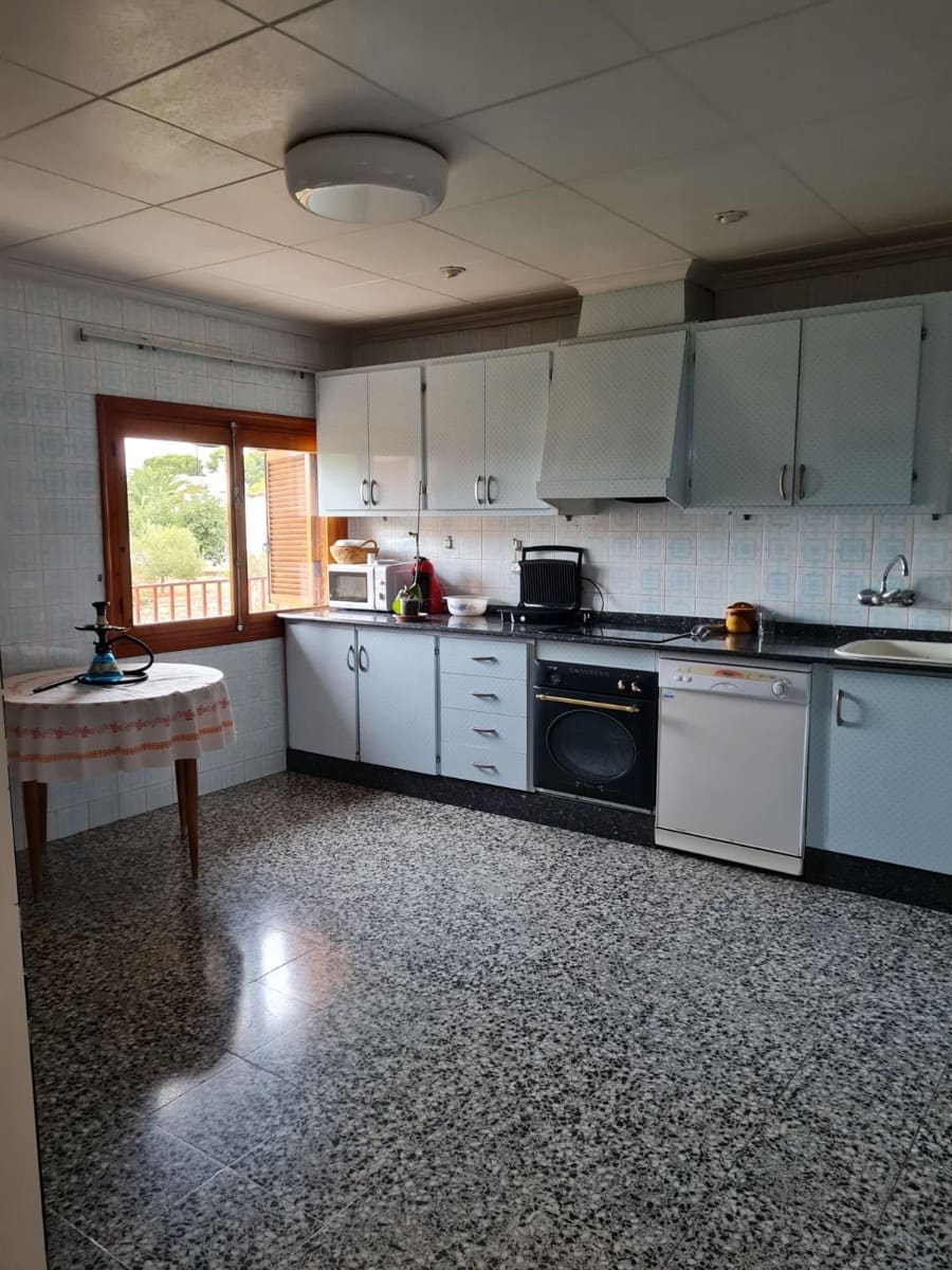 4 Zimmer Villa zu verkaufen in Petrel / Petrer mit Pool - 350.000 € (Ref: 9598472)