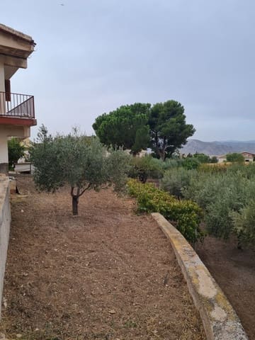 4 Zimmer Villa zu verkaufen in Petrel / Petrer mit Pool - 350.000 € (Ref: 9598472)