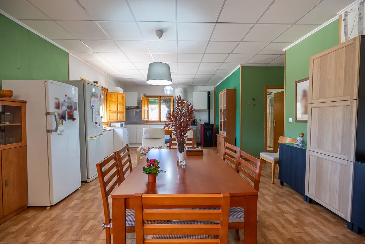 3 makuuhuone Maalaistalo myytävänä paikassa Yecla mukana uima-altaan - 220 000 € (Ref: 9603369)