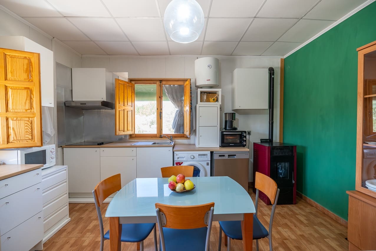 3 makuuhuone Maalaistalo myytävänä paikassa Yecla mukana uima-altaan - 220 000 € (Ref: 9603369)