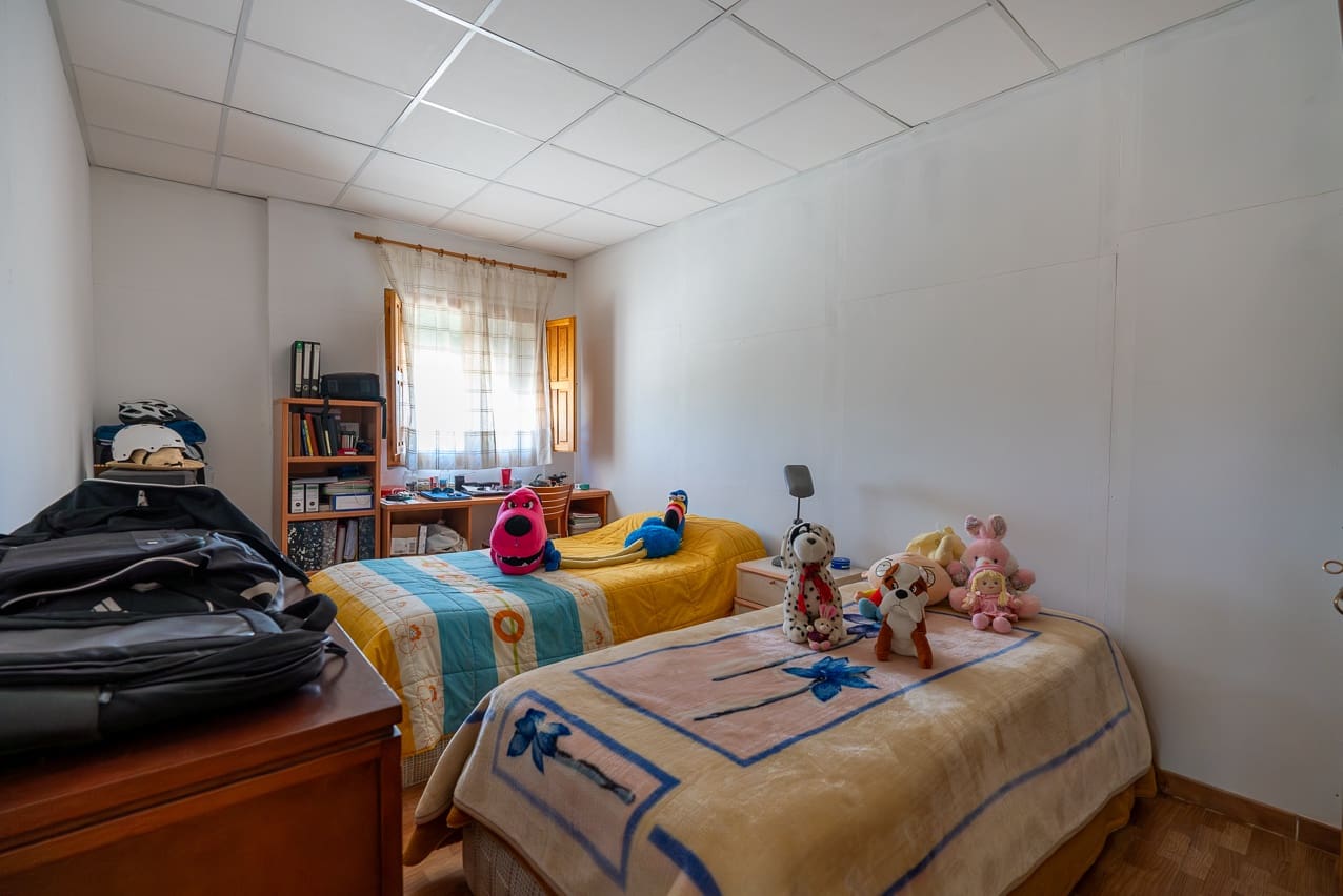 3 makuuhuone Maalaistalo myytävänä paikassa Yecla mukana uima-altaan - 220 000 € (Ref: 9603369)