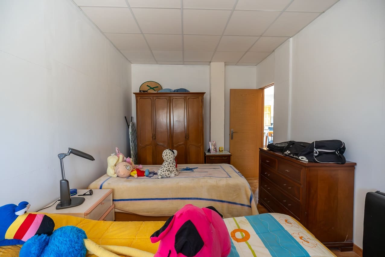 3 makuuhuone Maalaistalo myytävänä paikassa Yecla mukana uima-altaan - 220 000 € (Ref: 9603369)