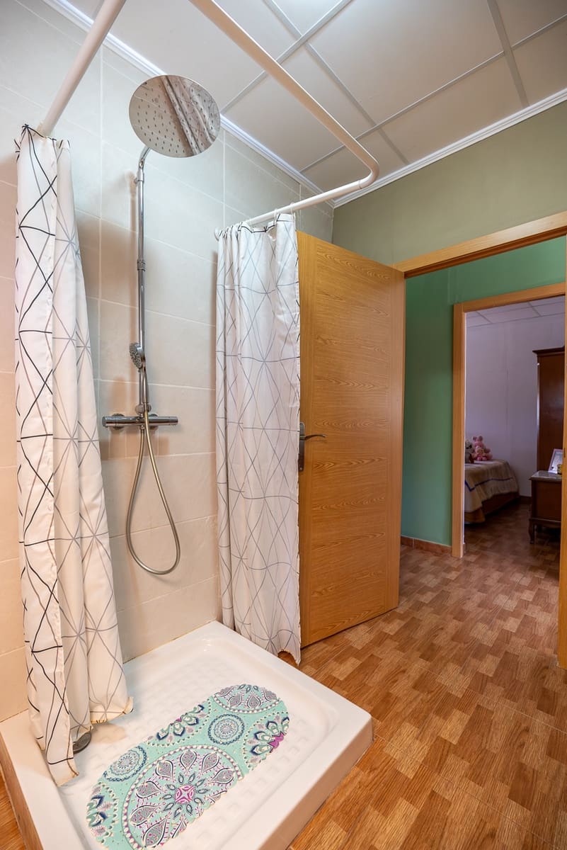 3 makuuhuone Maalaistalo myytävänä paikassa Yecla mukana uima-altaan - 220 000 € (Ref: 9603369)