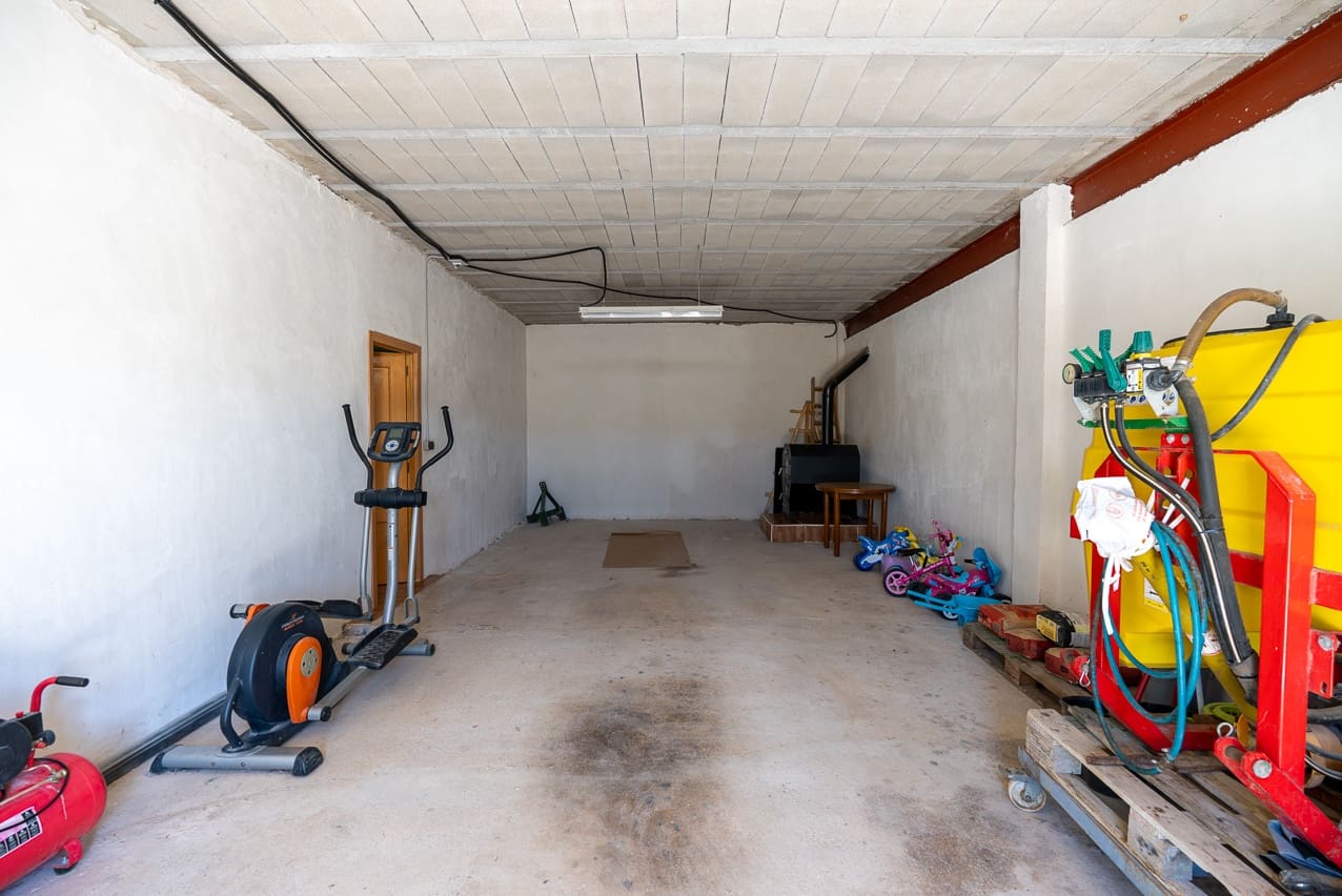 3 makuuhuone Maalaistalo myytävänä paikassa Yecla mukana uima-altaan - 220 000 € (Ref: 9603369)