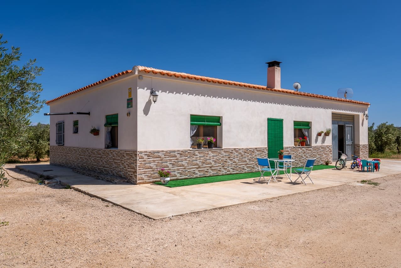 3 makuuhuone Maalaistalo myytävänä paikassa Yecla mukana uima-altaan - 220 000 € (Ref: 9603369)