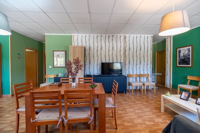 3 makuuhuone Maalaistalo myytävänä paikassa Yecla mukana uima-altaan - 220 000 € (Ref: 9603369)