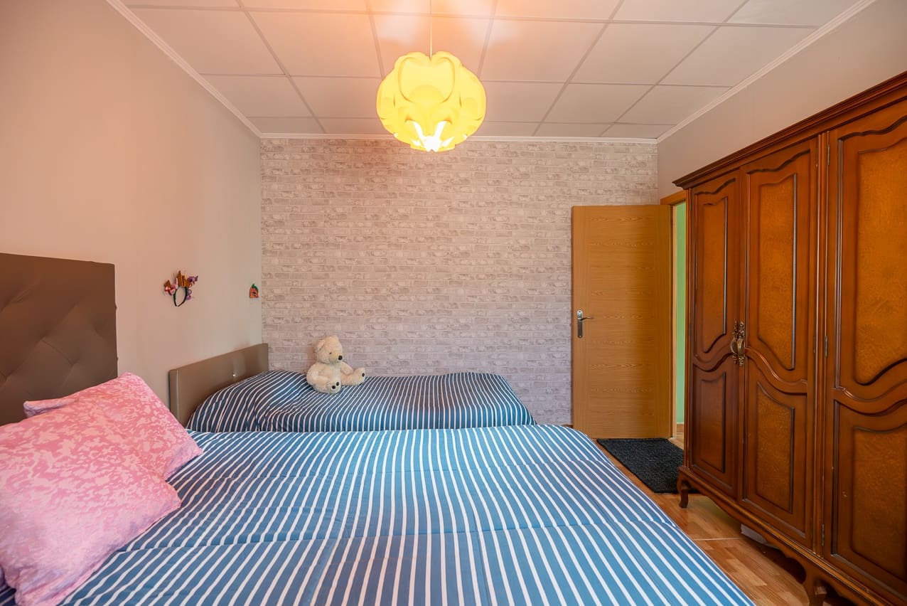 3 makuuhuone Maalaistalo myytävänä paikassa Yecla mukana uima-altaan - 220 000 € (Ref: 9603369)