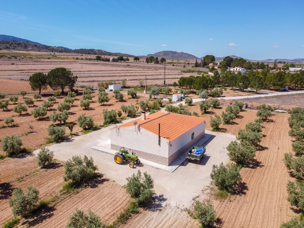 3 makuuhuone Maalaistalo myytävänä paikassa Yecla mukana uima-altaan - 220 000 € (Ref: 9603369)