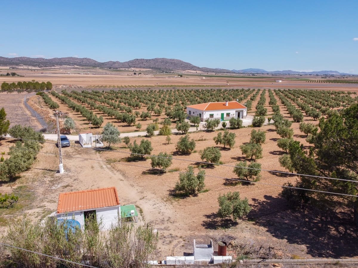 3 makuuhuone Maalaistalo myytävänä paikassa Yecla mukana uima-altaan - 220 000 € (Ref: 9603369)