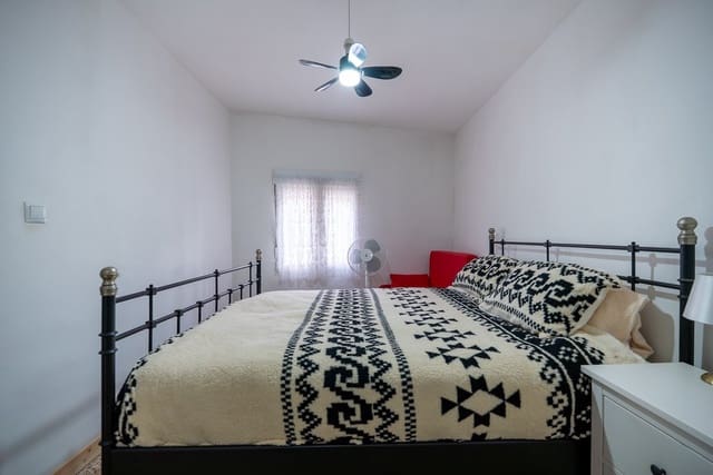 3 soveværelse Finca/Landehus til salg i Jumilla med swimmingpool - € 164.950 (Ref: 9611910)