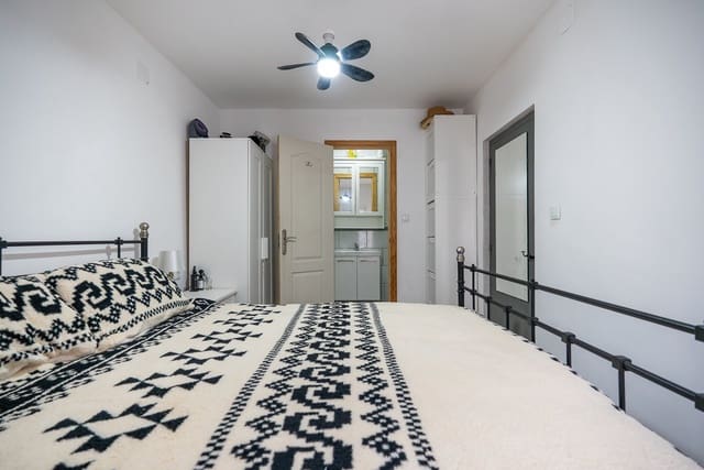 3 soveværelse Finca/Landehus til salg i Jumilla med swimmingpool - € 164.950 (Ref: 9611910)