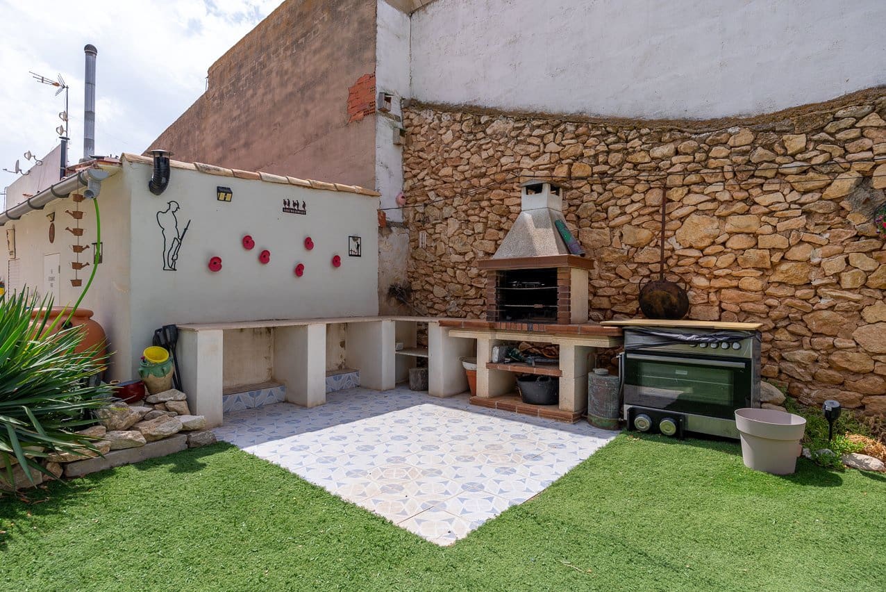 3 bedroom Finca/Country House for sale in Jumilla with pool - € 164,950 (Ref: 9611910)