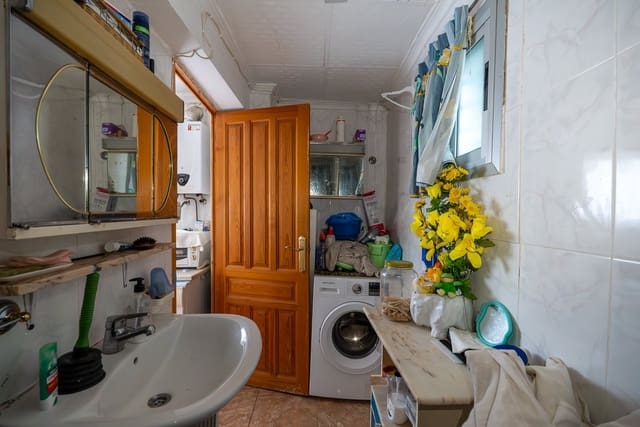 4 soverom Grottehus til salgs i Encebras, Pinoso med svømmebasseng - € 150 000 (Ref: 9618123)