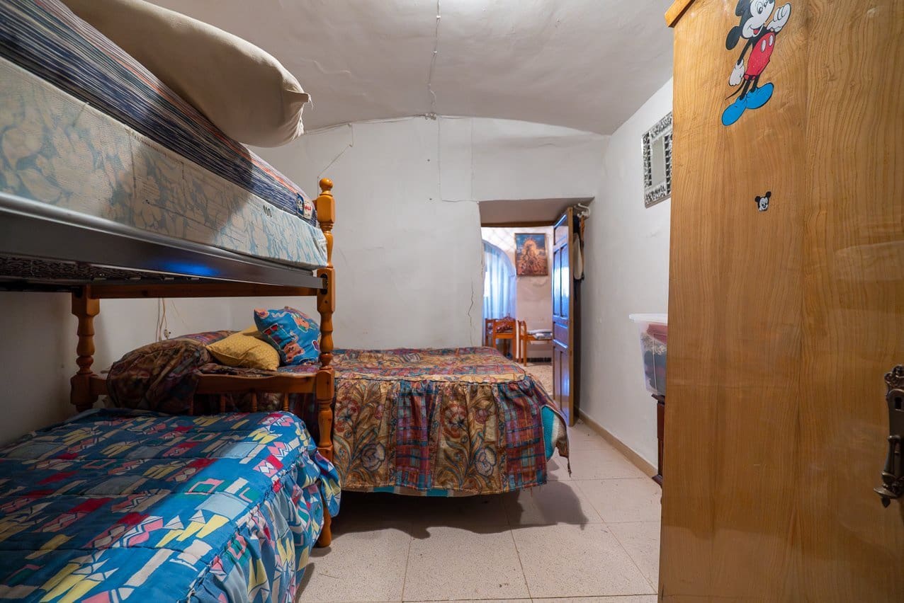 Casa Cueva de 4 habitaciones en Pinoso en venta con piscina - 150.000 € (Ref: 9618123)