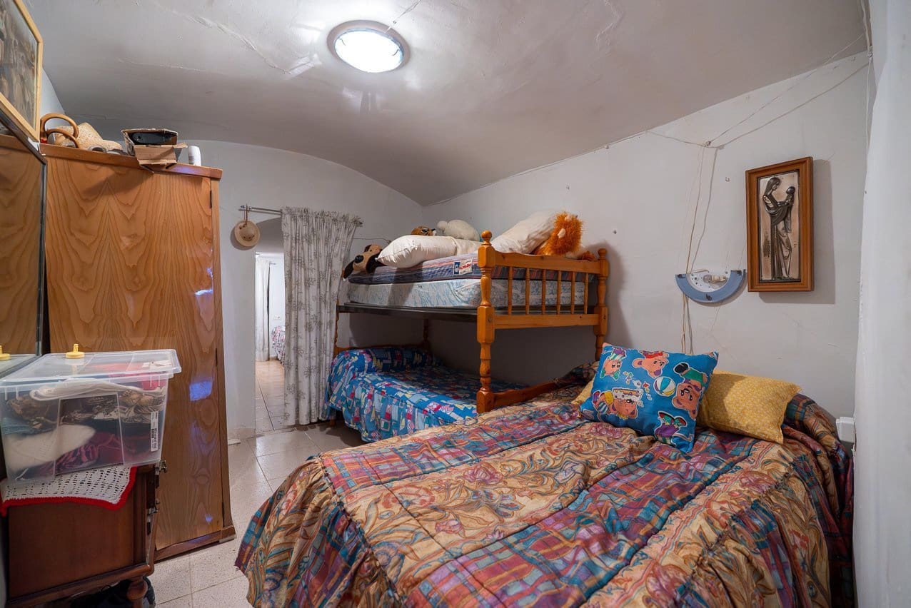 Casa Cueva de 4 habitaciones en Pinoso en venta con piscina - 150.000 € (Ref: 9618123)