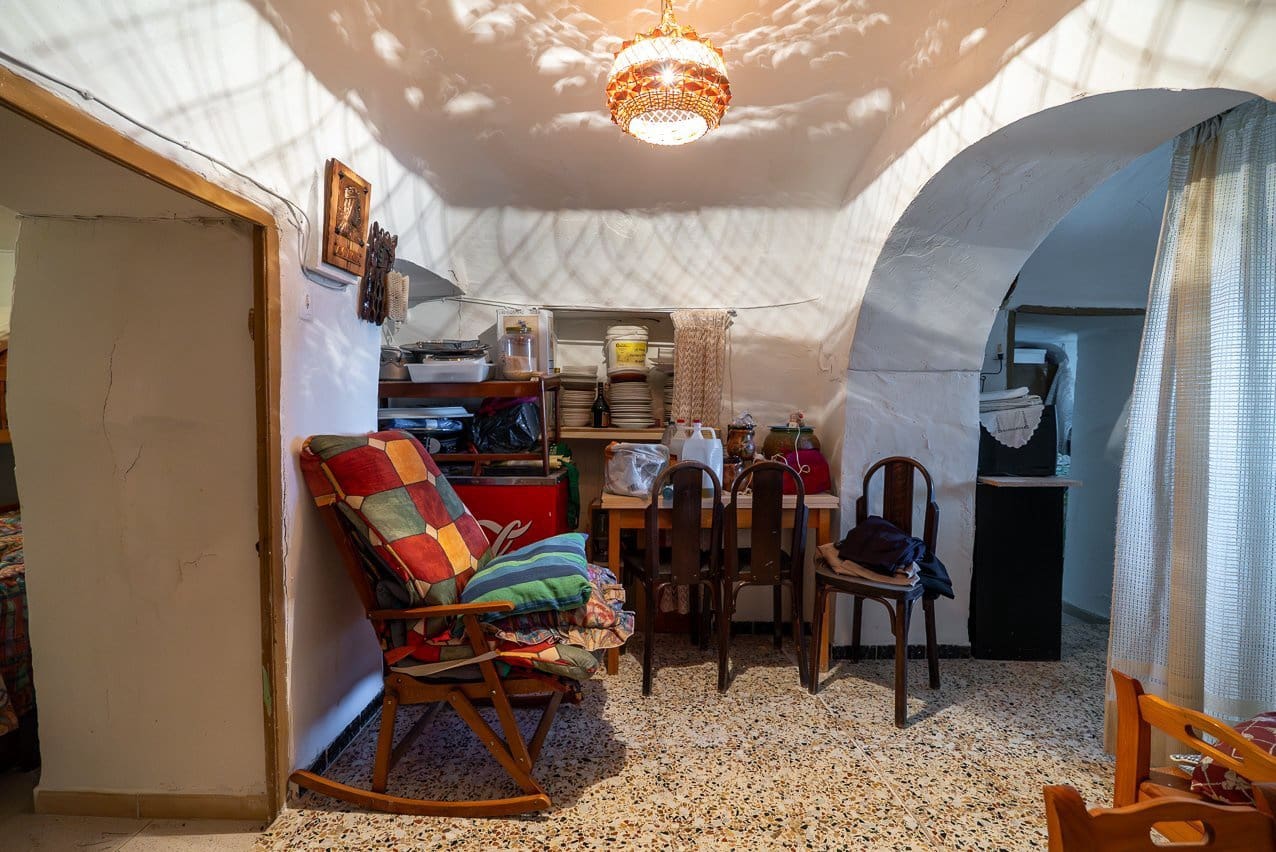 Casa Cueva de 4 habitaciones en Pinoso en venta con piscina - 150.000 € (Ref: 9618123)