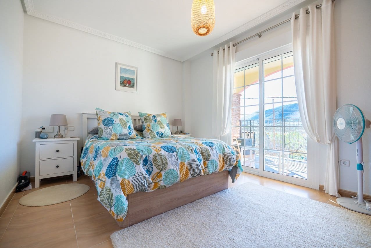 3 slaapkamer Finca/Landhuis te koop in Canada de la Lena met zwembad - € 139.950 (Ref: 9635161)