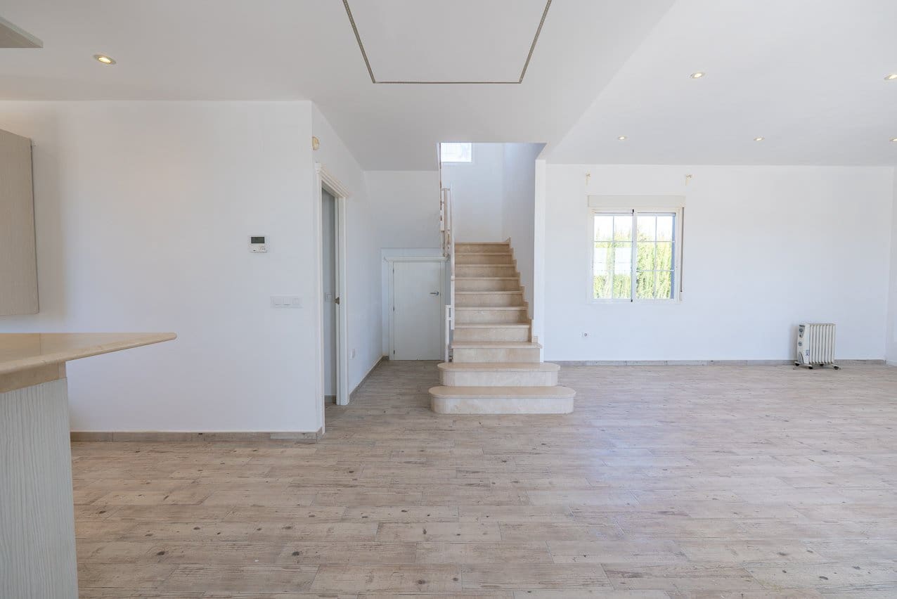 6 soveværelse Villa til salg i Pinoso med swimmingpool - € 465.000 (Ref: 9641080)