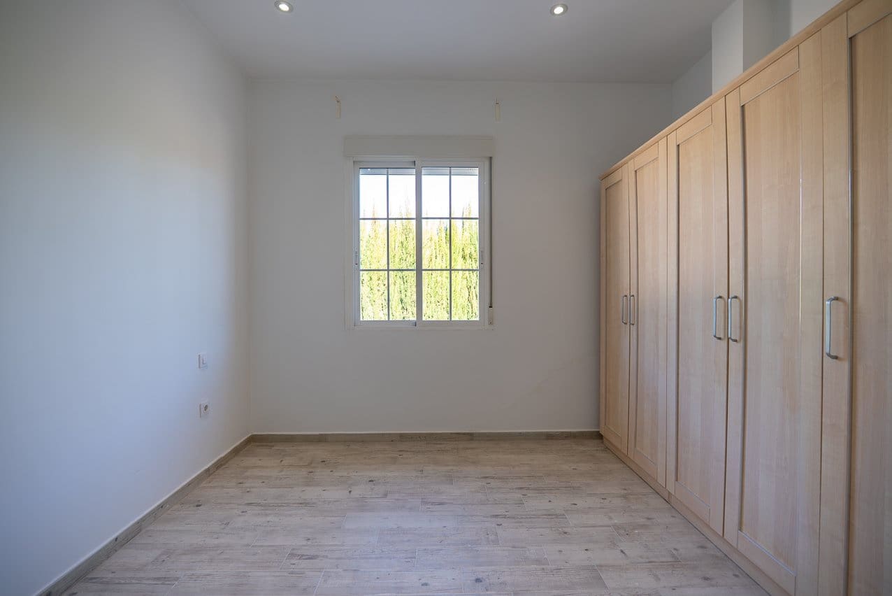 6 soveværelse Villa til salg i Pinoso med swimmingpool - € 465.000 (Ref: 9641080)