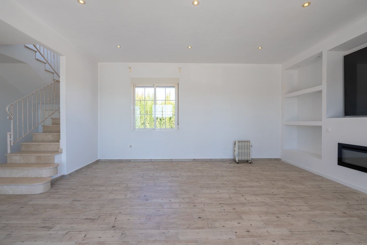 6 soveværelse Villa til salg i Pinoso med swimmingpool - € 465.000 (Ref: 9641080)