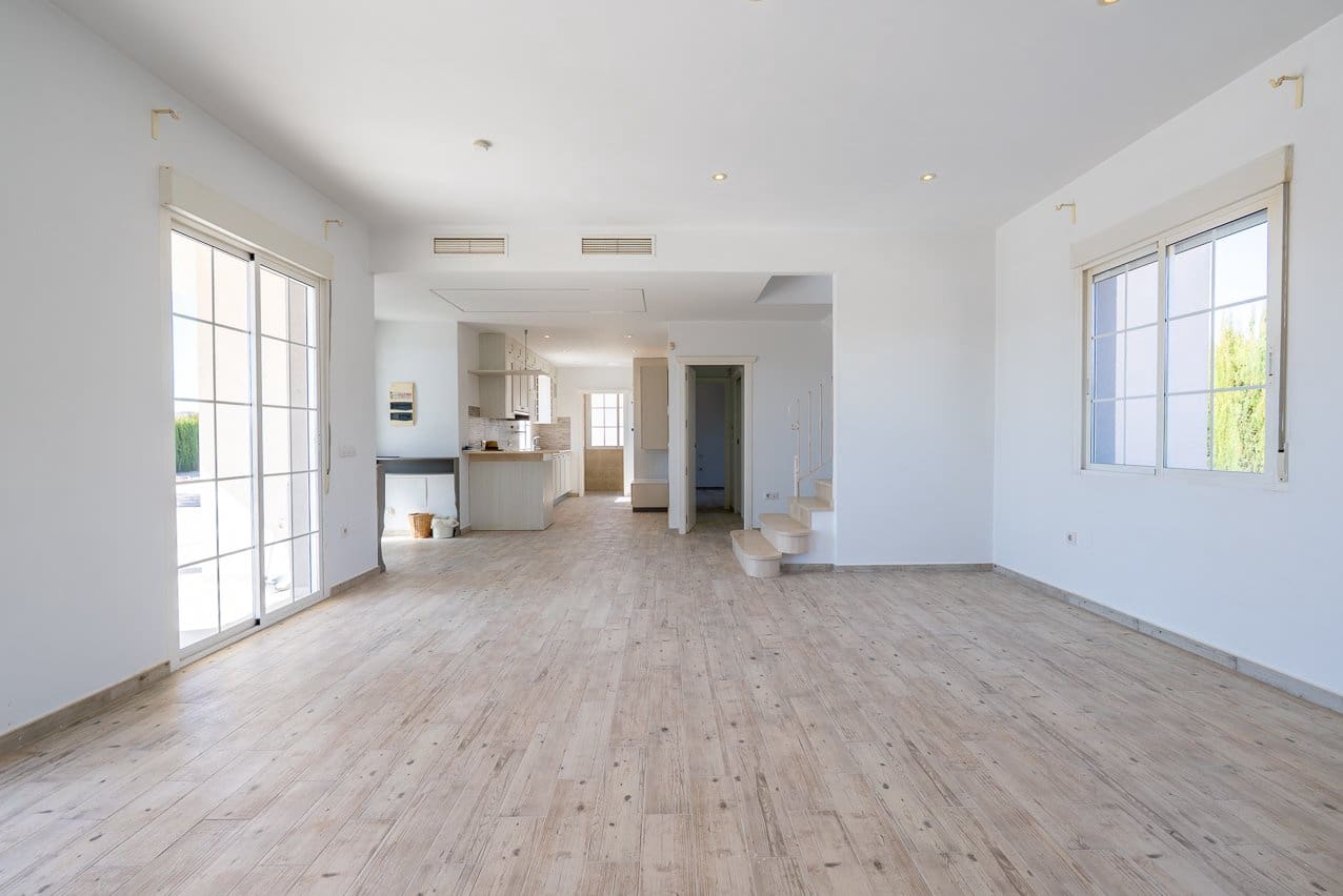 6 soveværelse Villa til salg i Pinoso med swimmingpool - € 465.000 (Ref: 9641080)