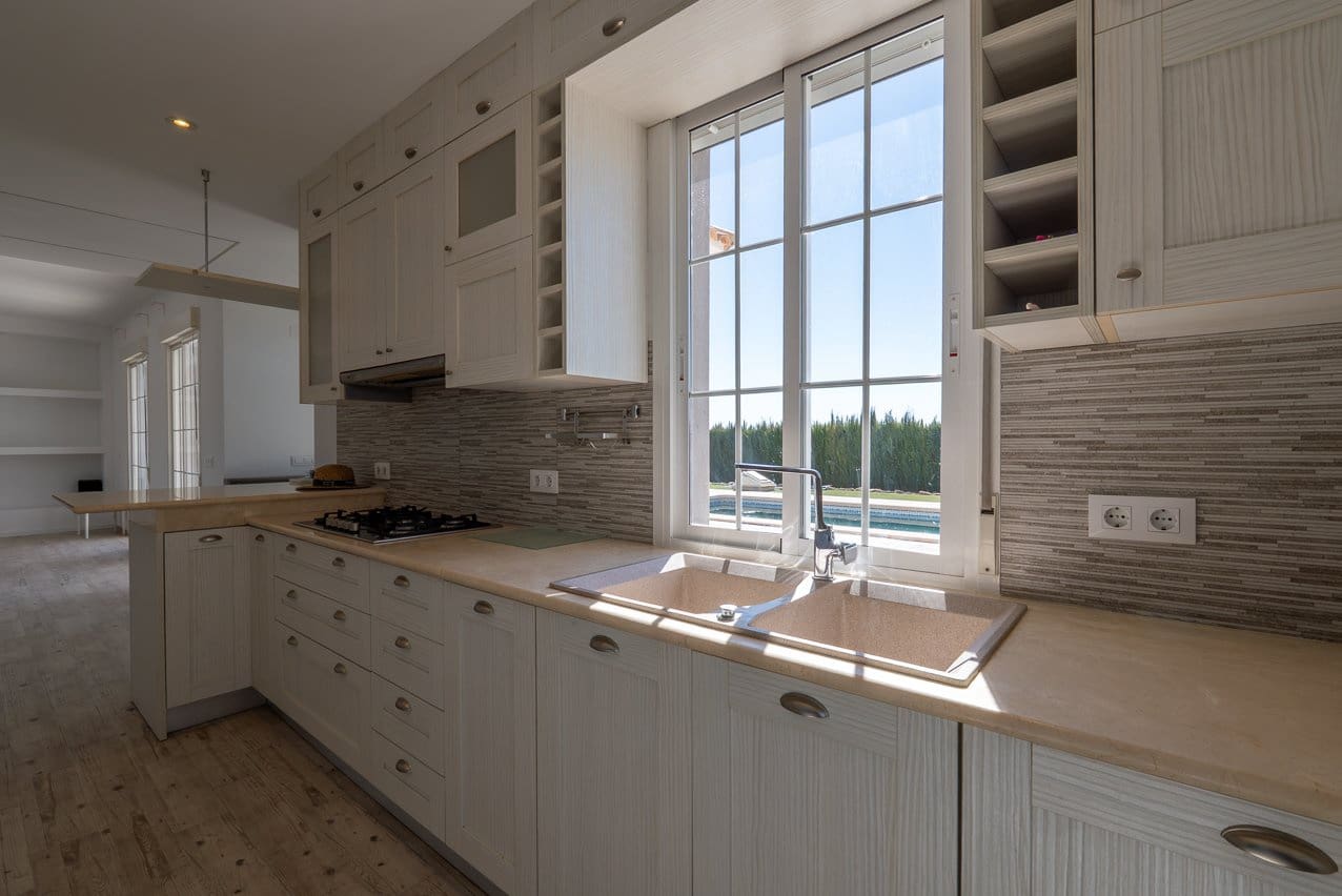 6 soveværelse Villa til salg i Pinoso med swimmingpool - € 465.000 (Ref: 9641080)