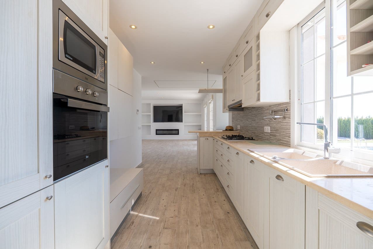 6 soveværelse Villa til salg i Pinoso med swimmingpool - € 465.000 (Ref: 9641080)