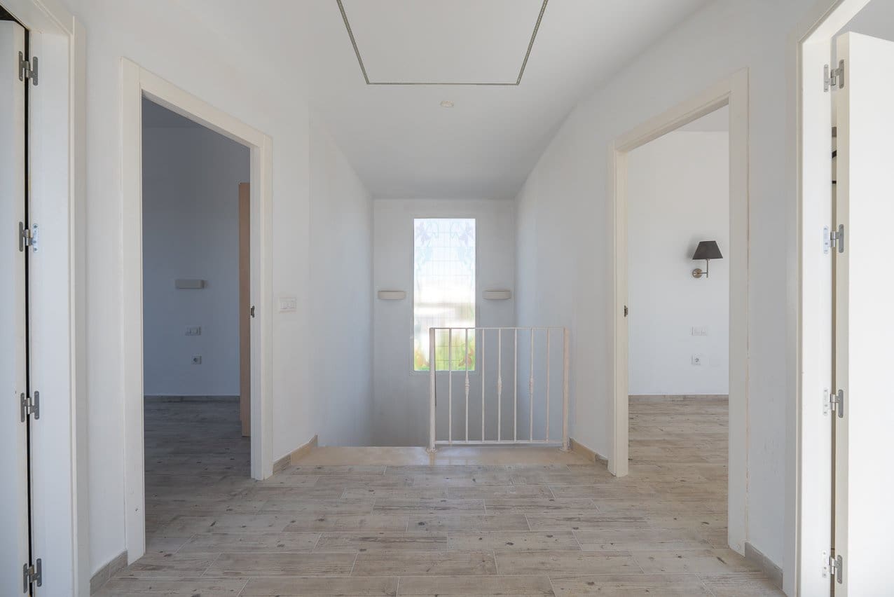 6 soveværelse Villa til salg i Pinoso med swimmingpool - € 465.000 (Ref: 9641080)