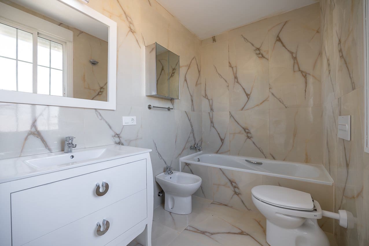 6 soveværelse Villa til salg i Pinoso med swimmingpool - € 465.000 (Ref: 9641080)