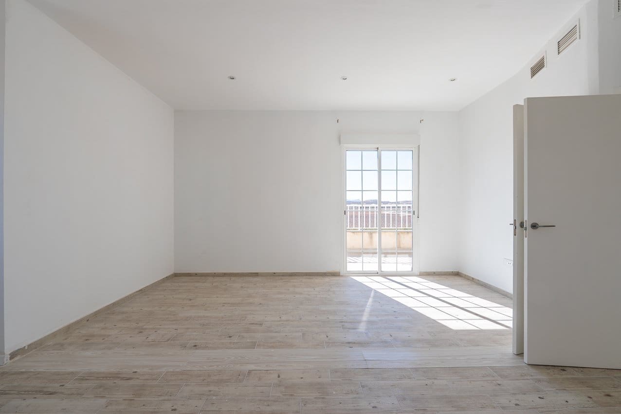 6 soveværelse Villa til salg i Pinoso med swimmingpool - € 465.000 (Ref: 9641080)