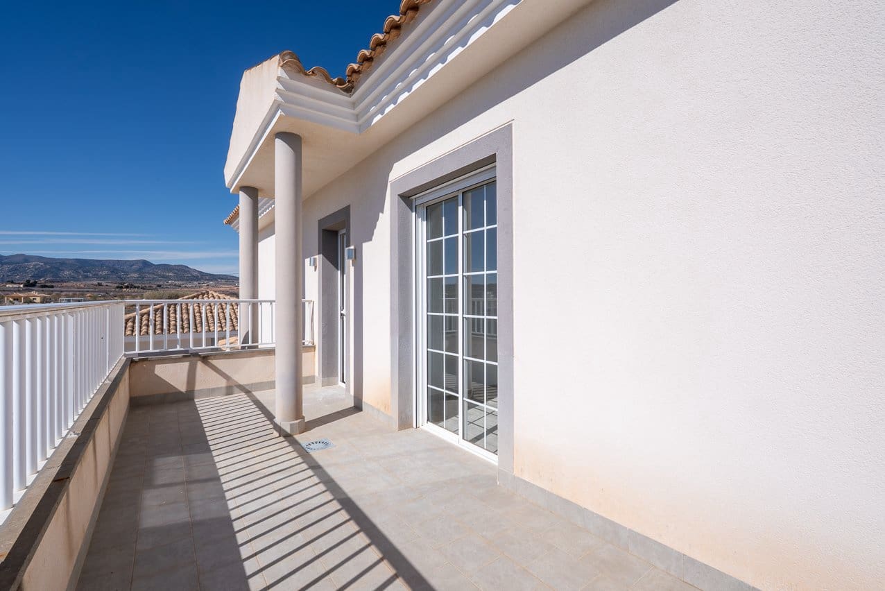 6 soveværelse Villa til salg i Pinoso med swimmingpool - € 465.000 (Ref: 9641080)