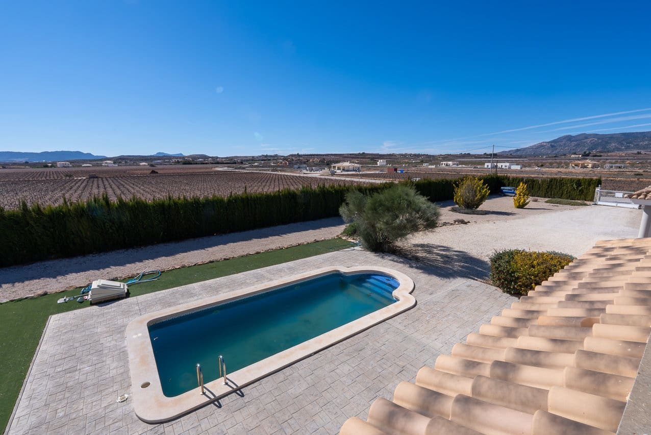 6 soveværelse Villa til salg i Pinoso med swimmingpool - € 465.000 (Ref: 9641080)