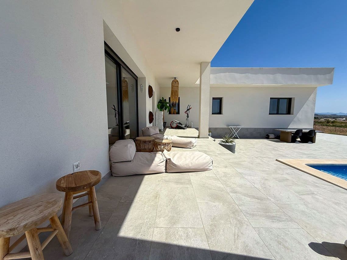 3 bedroom Villa for sale in Pinoso with pool - € 399,900 (Ref: 9646248)