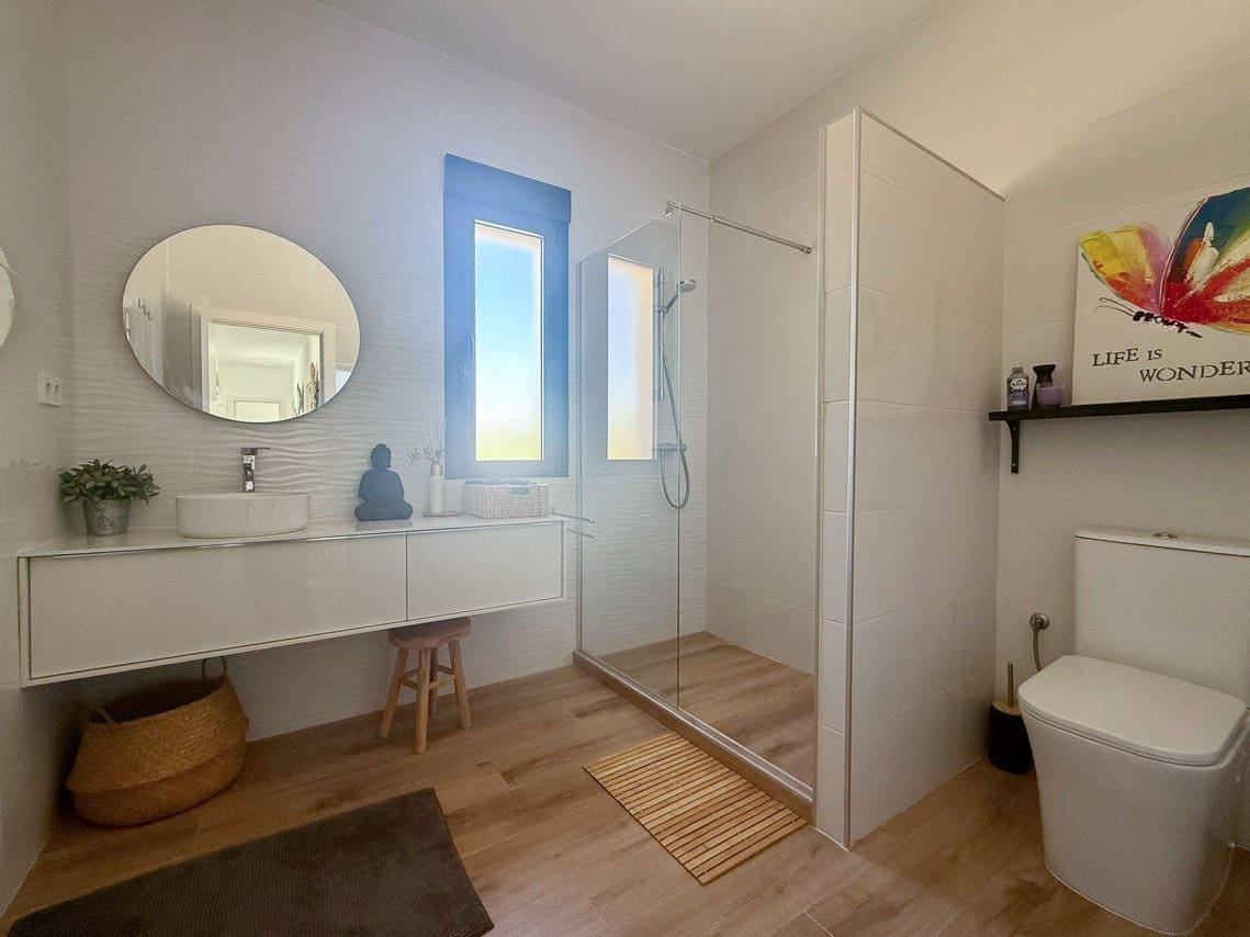 3 bedroom Villa for sale in Pinoso with pool - € 399,900 (Ref: 9646248)