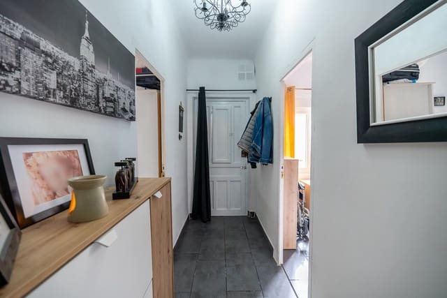 6 bedroom Townhouse for sale in Pinoso with pool - € 179,950 (Ref: 9665327)