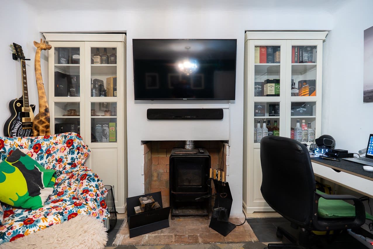 6 bedroom Townhouse for sale in Pinoso with pool - € 179,950 (Ref: 9665327)