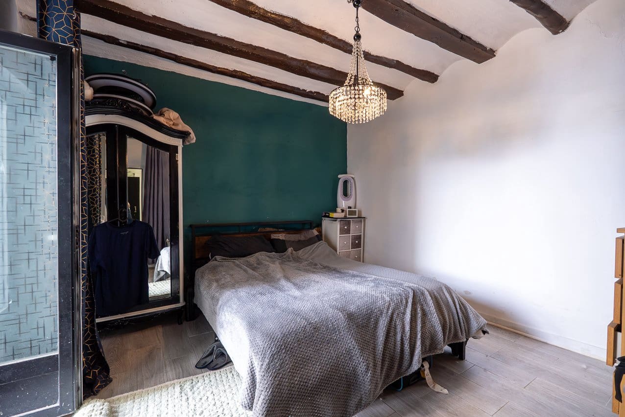 6 bedroom Townhouse for sale in Pinoso with pool - € 179,950 (Ref: 9665327)