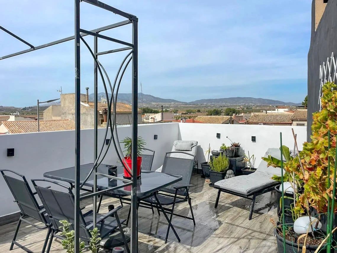 6 bedroom Townhouse for sale in Pinoso with pool - € 169,950 (Ref: 9665327)
