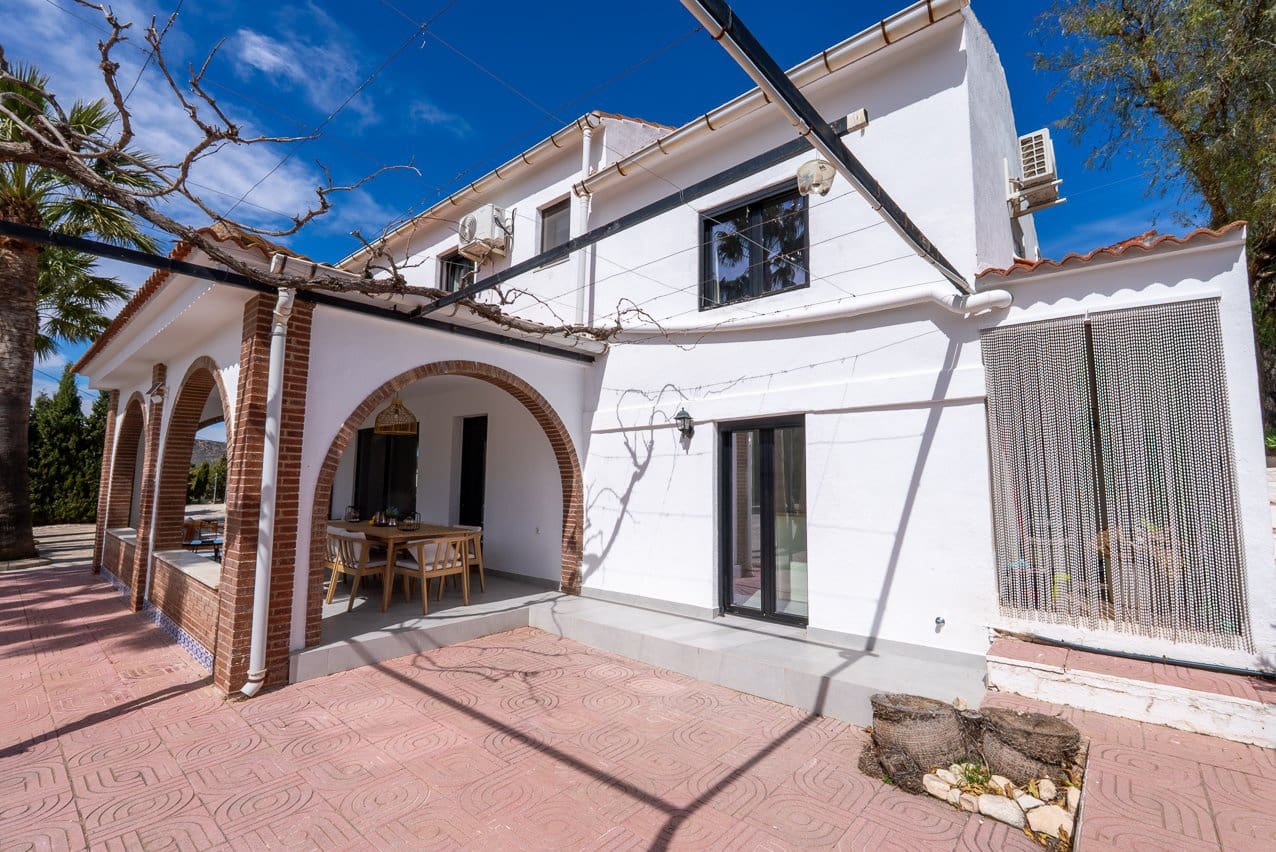 4 soverom Villa til salgs i Novelda med svømmebasseng - € 499 950 (Ref: 9694605)