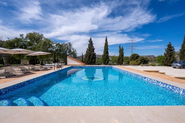 4 soverom Villa til salgs i Loma Bada, Petrel / Petrer med svømmebasseng - € 499 950 (Ref: 9694605)
