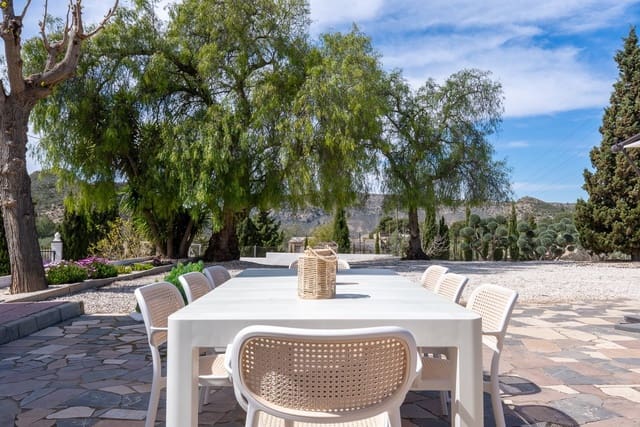 4 soverom Villa til salgs i Loma Bada, Petrel / Petrer med svømmebasseng - € 499 950 (Ref: 9694605)